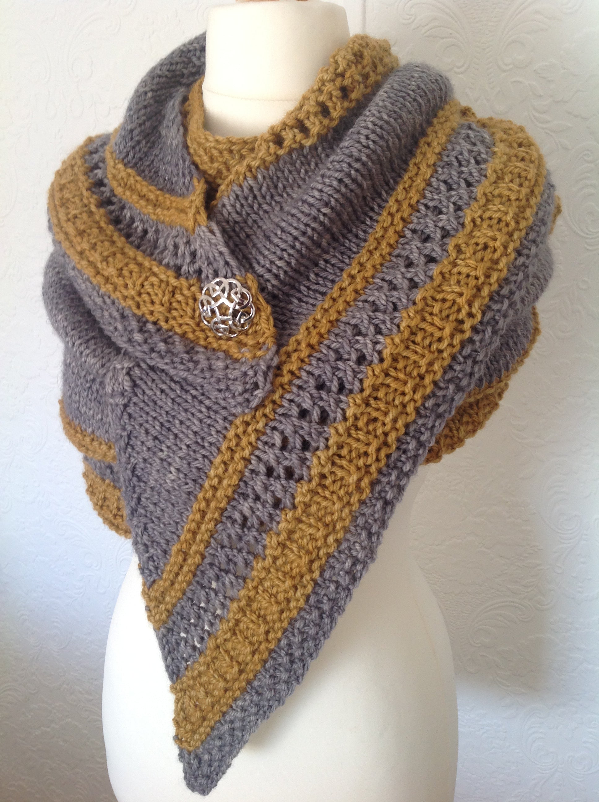 Hill View Shawl. Chunky Weight Knitting Pattern