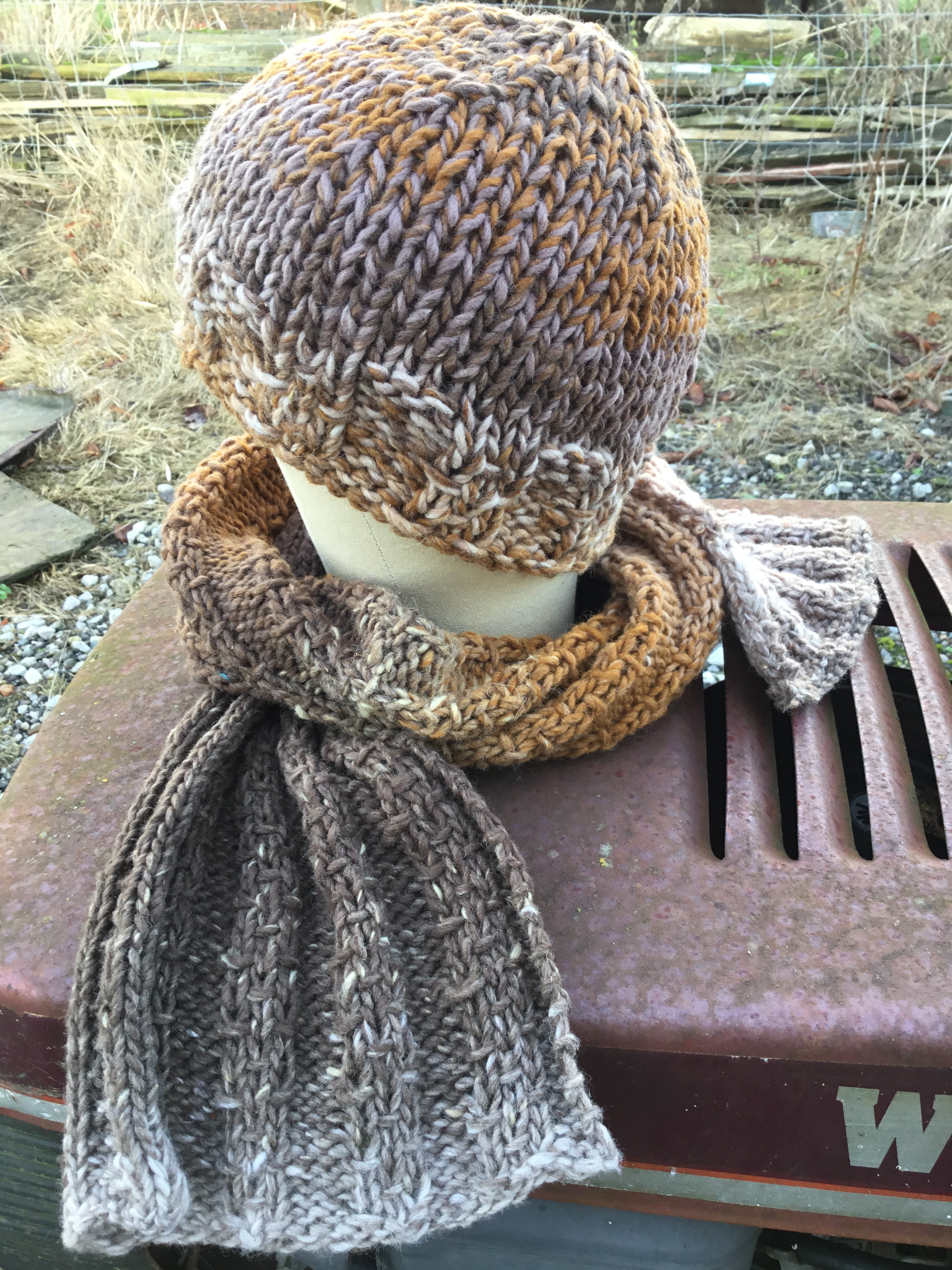 William Hat & Scarf. Chunky Knitting Pattern