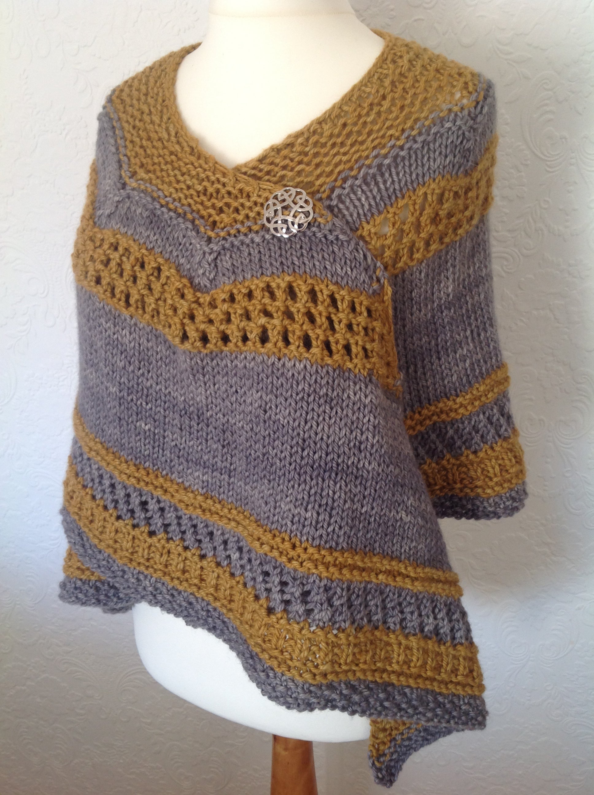 Hill View Shawl. Chunky Weight Knitting Pattern