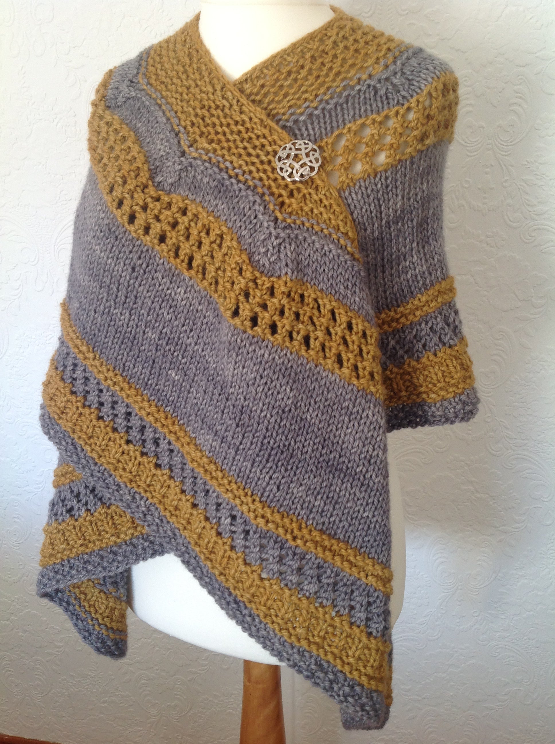 Hill View Shawl. Chunky Weight Knitting Pattern