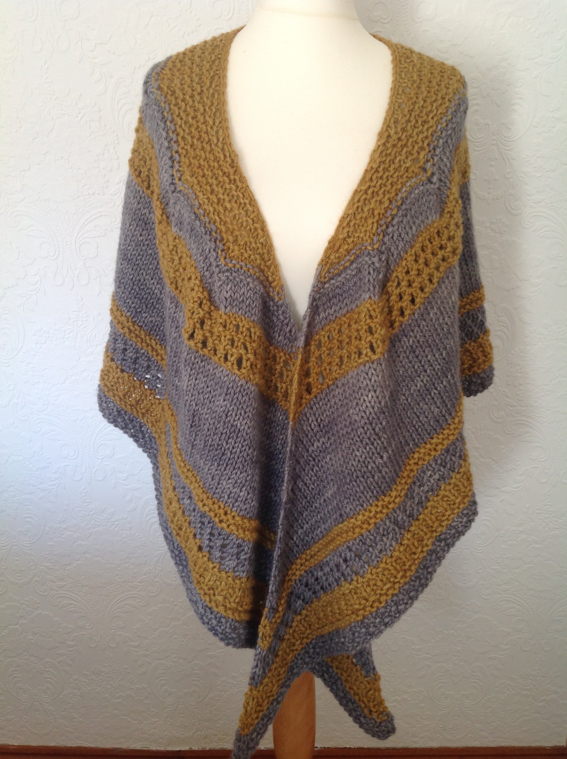 Hill View Shawl. Chunky Weight Knitting Pattern