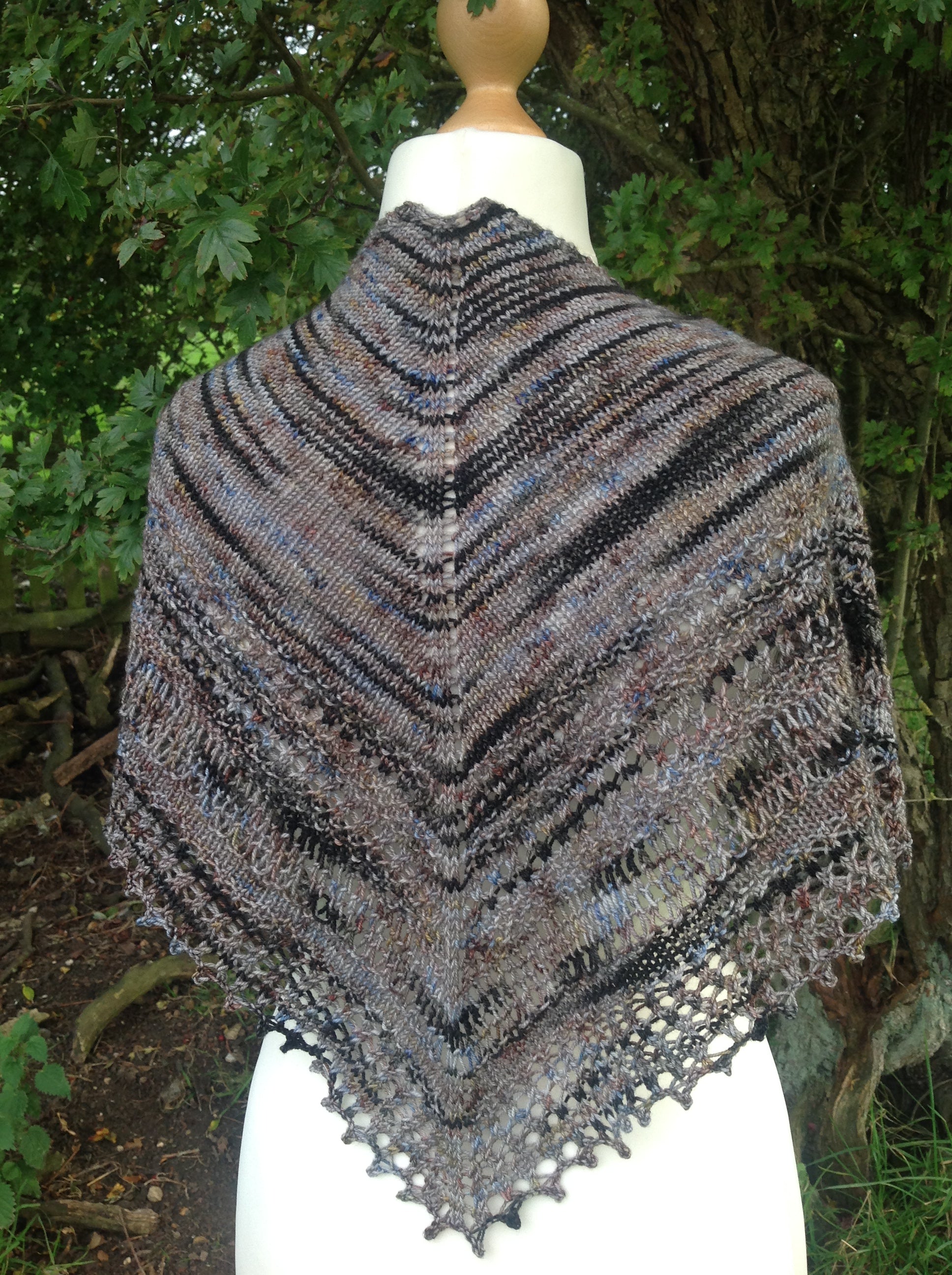 Versailles Shawl 4ply Knitting Pattern