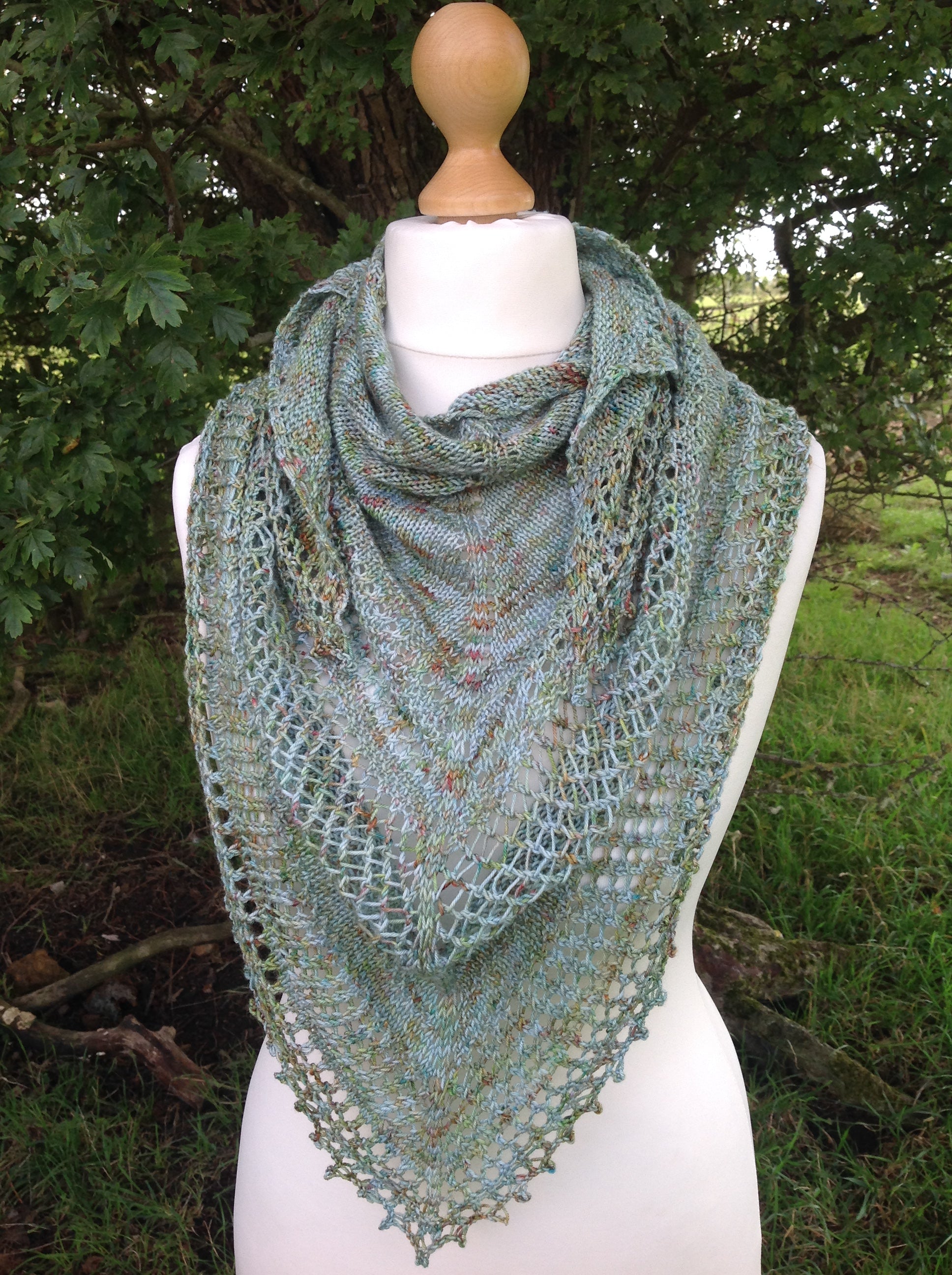 Versailles Shawl 4ply Knitting Pattern