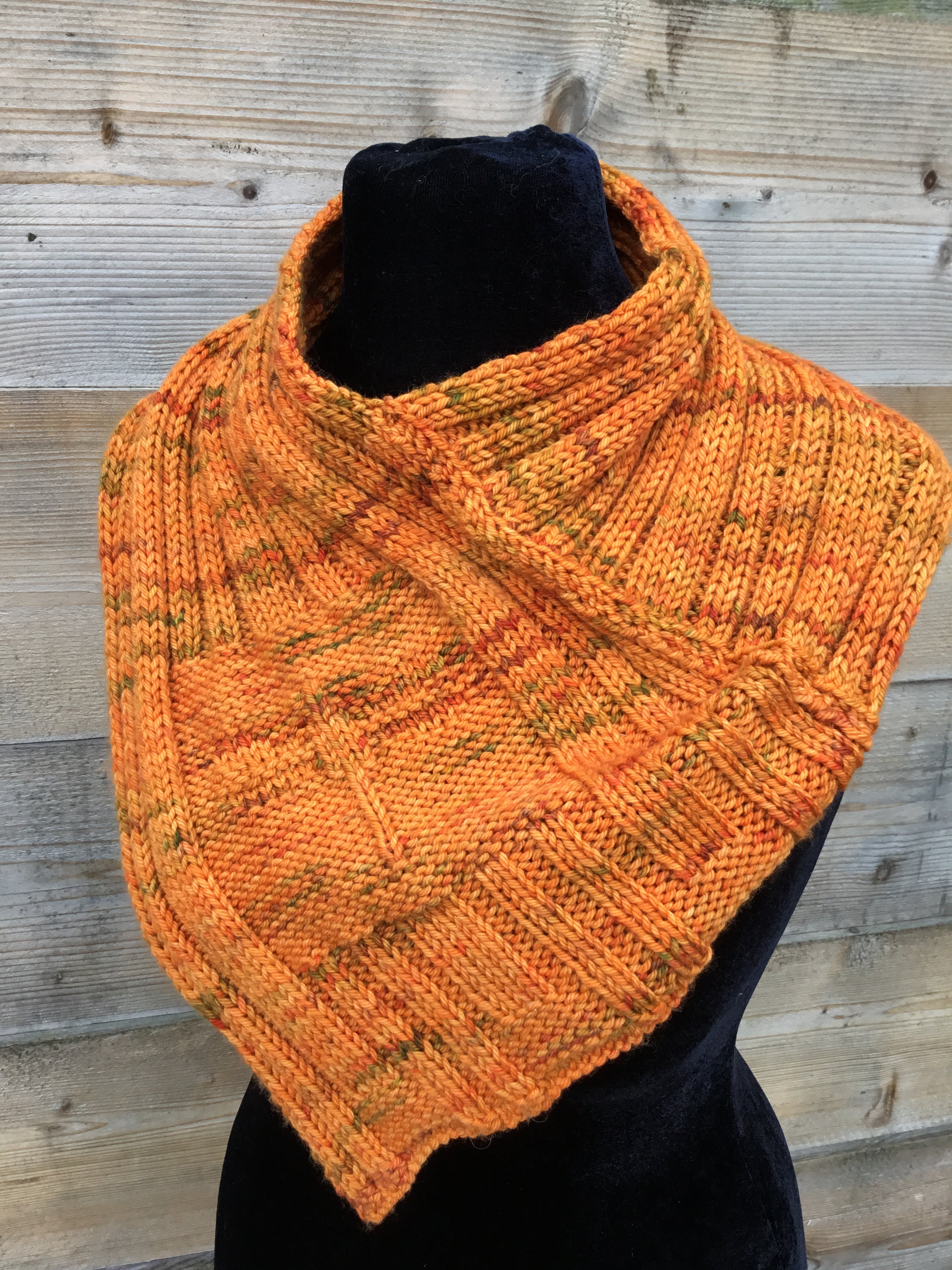 Dragonfly In Amber Cowl. DK Knitting Pattern