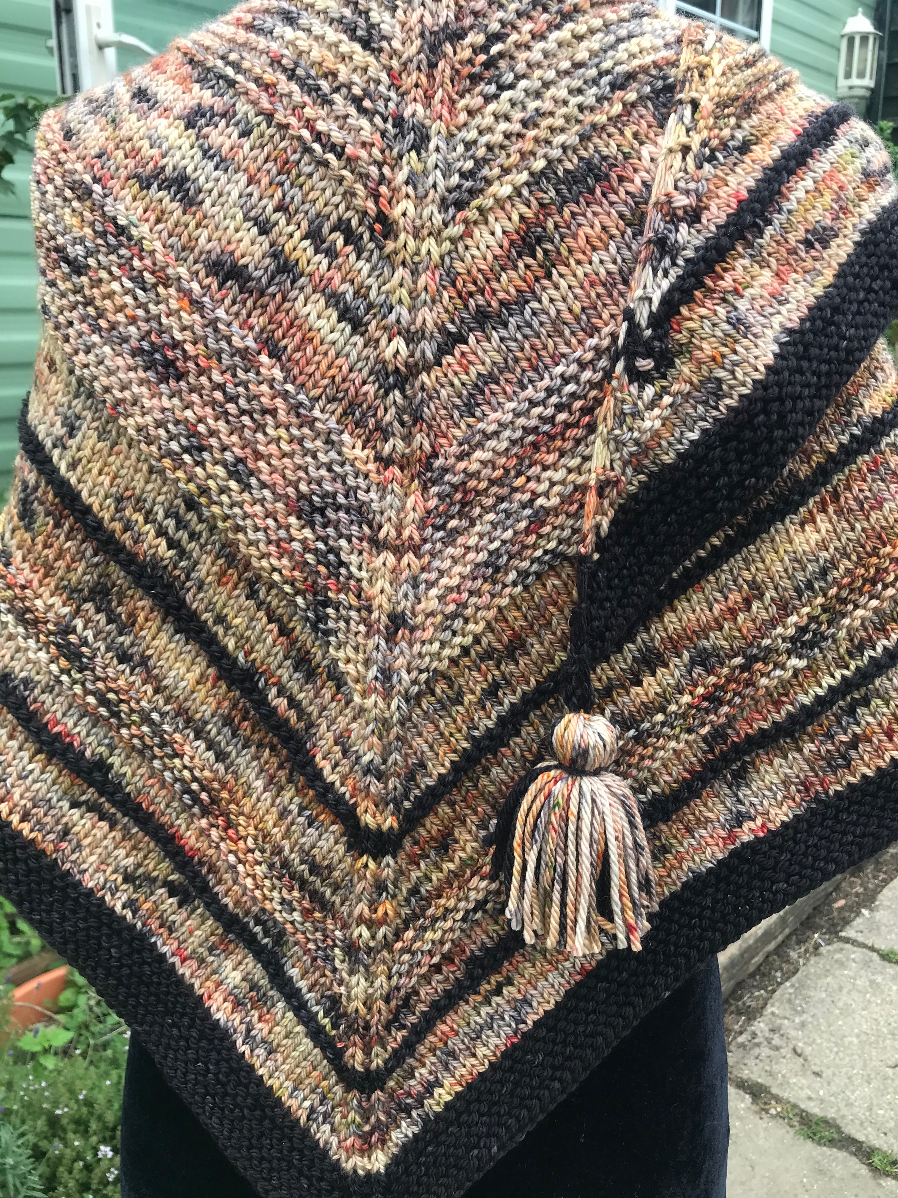 Geillis Shawl. Aran Weight Knitting Pattern