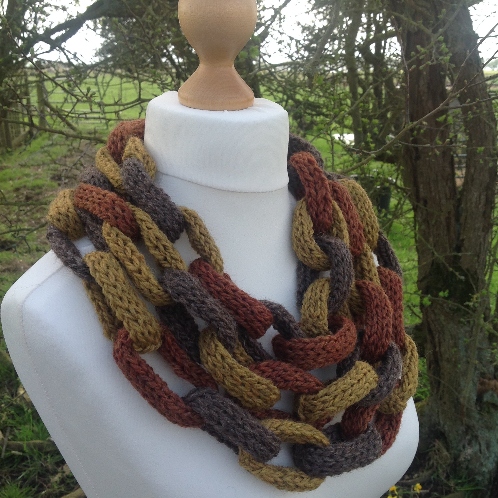 Wentworth Chains Cowl. Aran Knitting Pattern