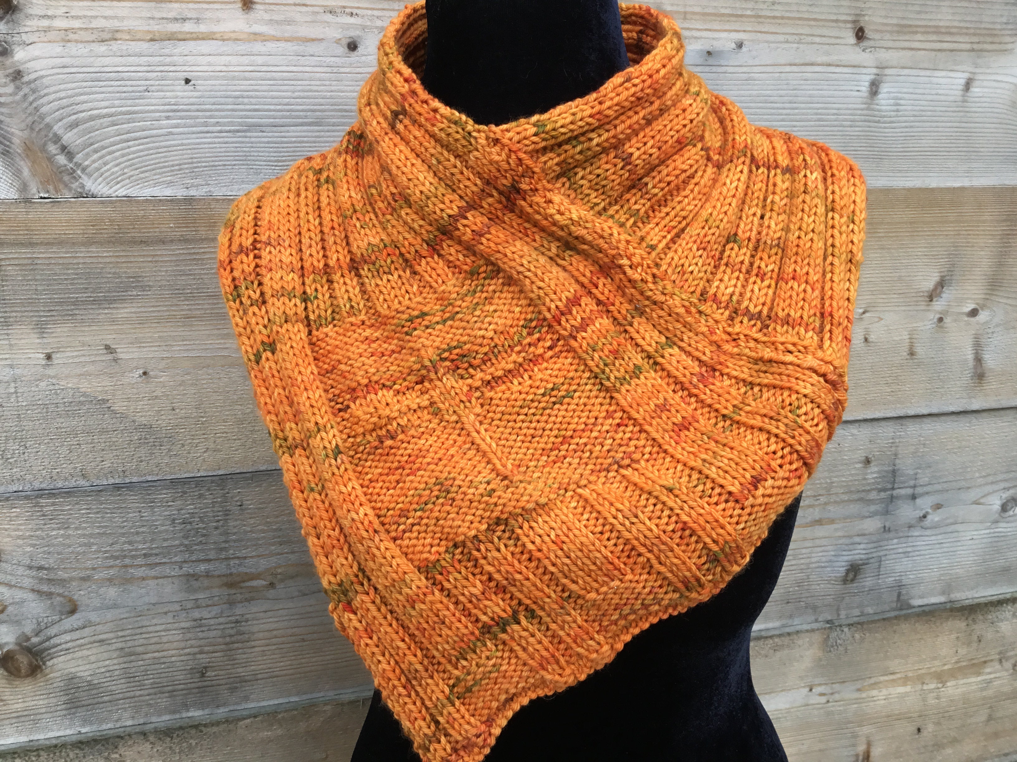 Dragonfly In Amber Cowl. DK Knitting Pattern