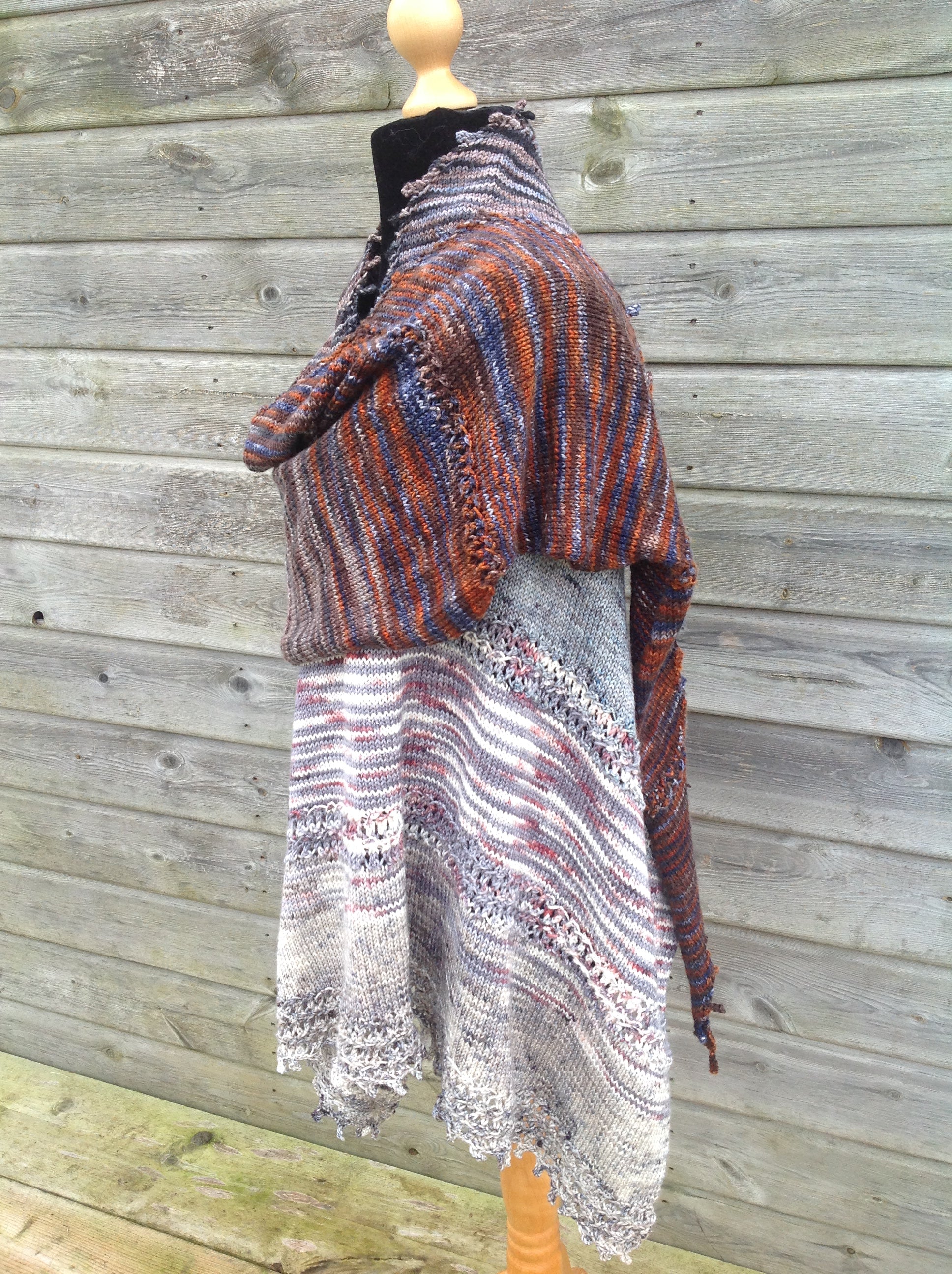 Fade Through Time Wrap. DK Knitting Pattern